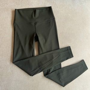 Lululemon Wunder Under 28" Luxtreme Olive Legging - size 6